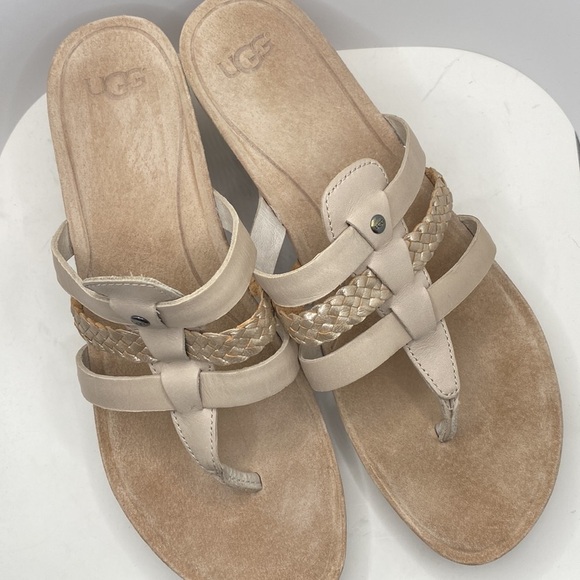 UGG Maddie Wedge Sandal - Picture 2 of 9